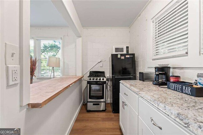 Photo - 255 Richardson Rd NW Unit B