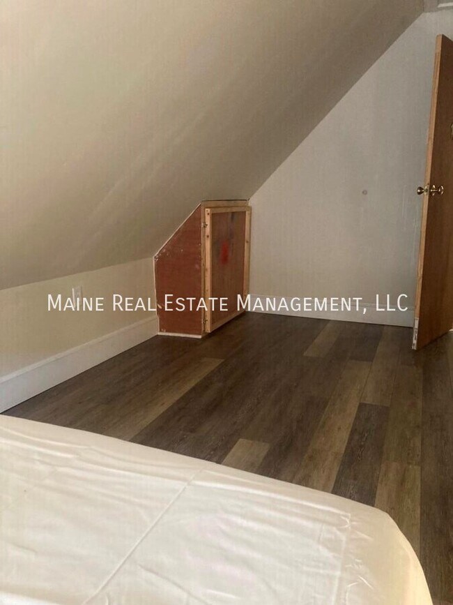 Photo - 133 Essex St Unidad 13