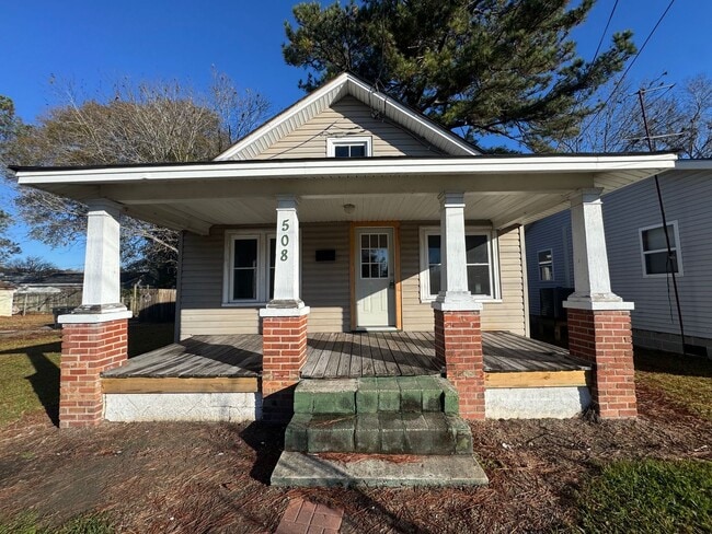 Building Photo - 508 Bank St