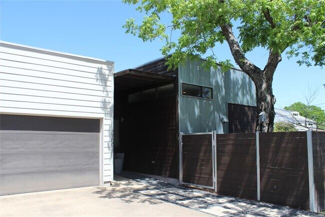 Photo - 3700 Garden Villa Ln Unit 1