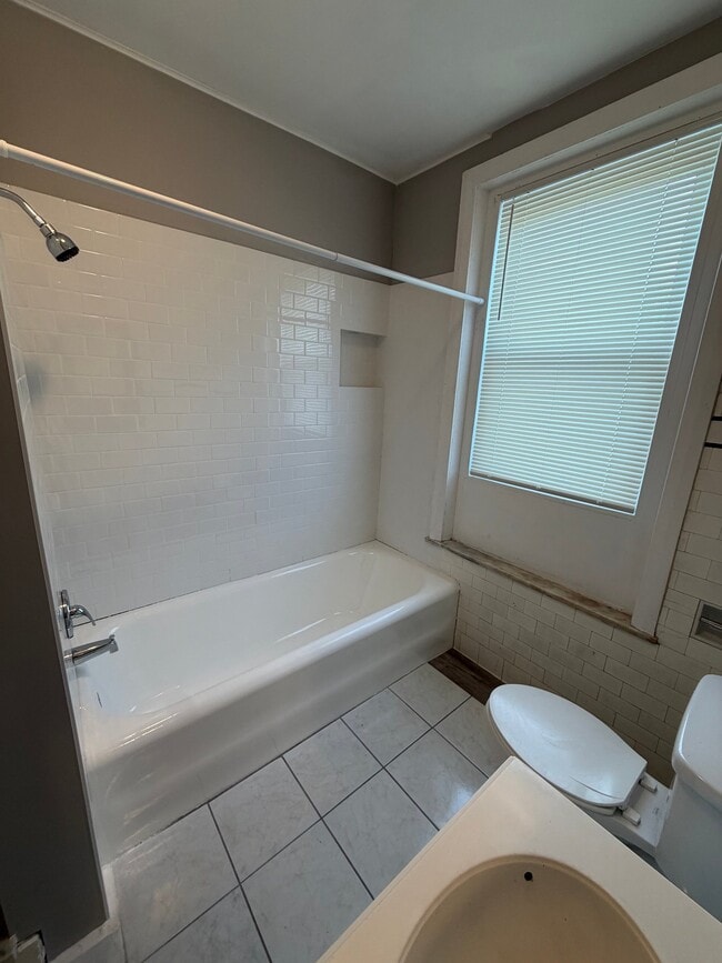 Photo - 103 Carbon St Unit 6