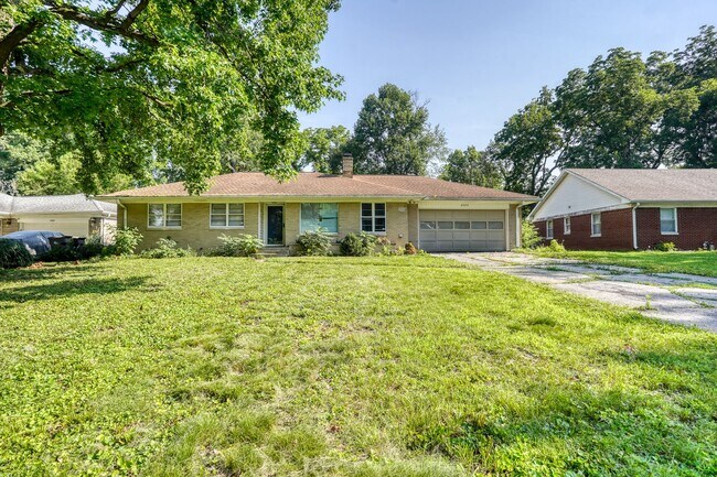 Building Photo - 2920 Highwoods Dr E Unit 1