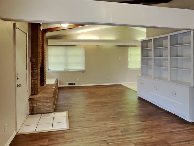 Photo - No Application Fees* $500 off 1st month rent*