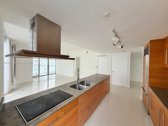 Photo - 495 Brickell Ave Unit 2610