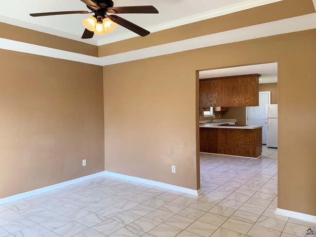 Photo - 134 Kensington Cir