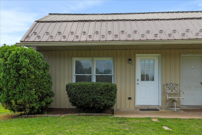 Building Photo - 185 N Main St Rental