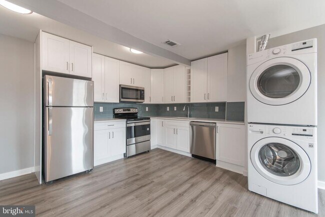 Building Photo - 515 W Girard Ave Unit 3F Rental