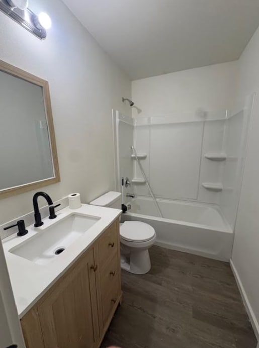 Photo - 512-512 S County Rd