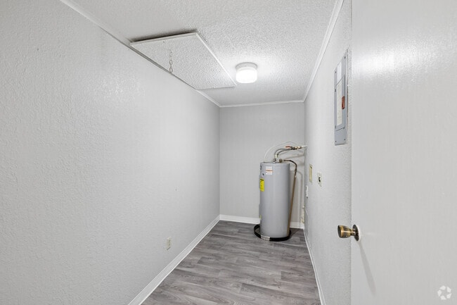 1 dormitorio, 1 baño - 576 pies cuadrados - Trastero/Despensa
