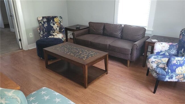 82 Burnside Ave Unit 2