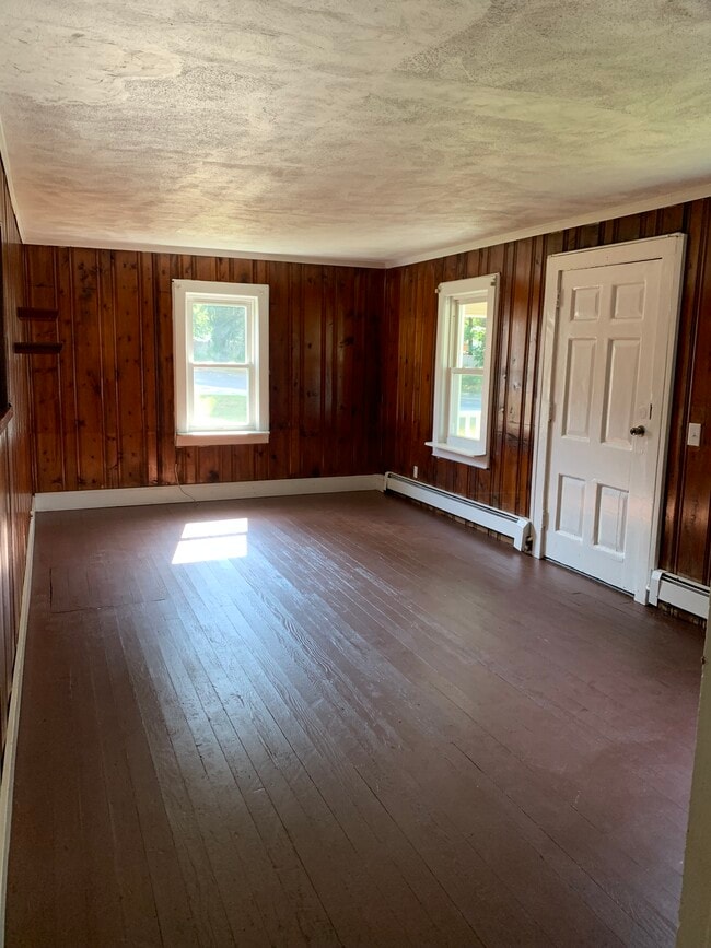Ooen living room dining room - 73 Careswell St