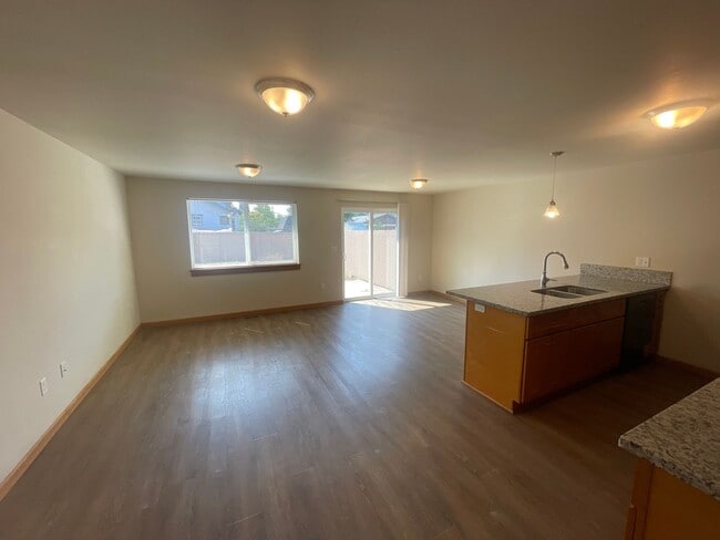 Photo - 2 Bedroom in Lebanon with Garage and backy...