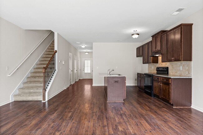 Photo - 3 Bedroom Townhome in Jonesboro!