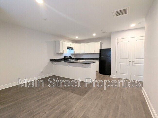 Photo - 313 N Navy Blvd Unit 1C