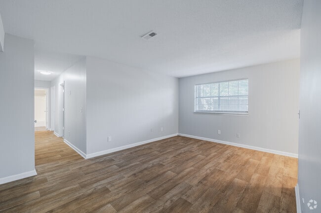2BR, 1BA - 850SF - Living Room