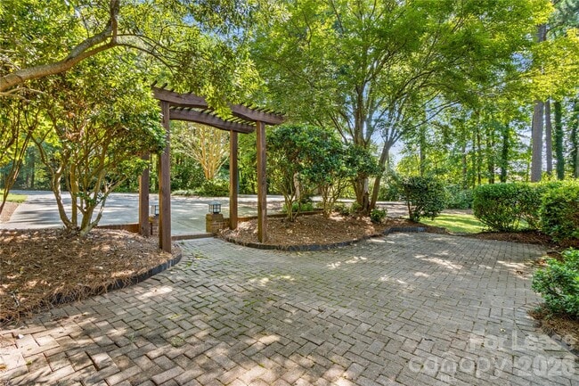 Photo - 118 Revere Dr