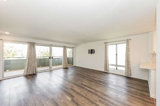 Photo - Modern 3 Bed / 2 Bath Turnkey Home with Exceptional Amenities! Unidad 319