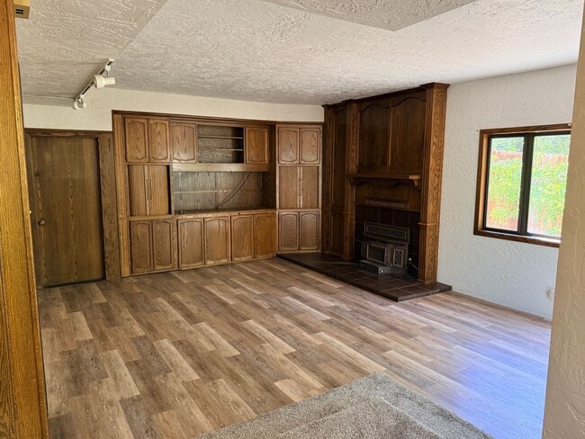 Photo - 4 Bed 2.5 Bath House with yard in McLaren Ranch
