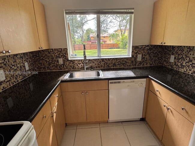 Photo - 2522 NE 184th Terrace Unit 2522