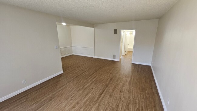 Photo - 3945 Stevely Ave Unit 19