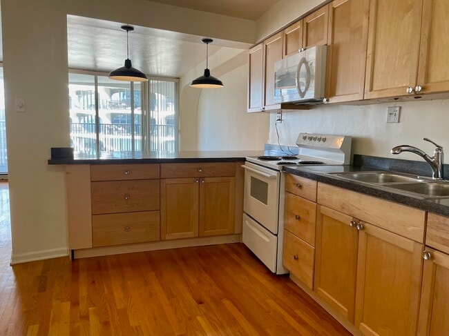 Photo - 300 N State St Unit 4735