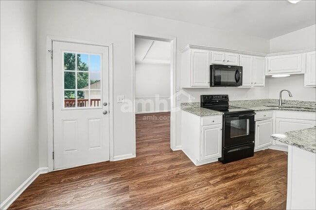 Photo - 1513 Cardinal Ln