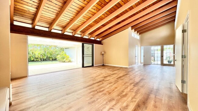 Photo - RARELY AVAILABLE 3 BEDROOM NEAR BEACH