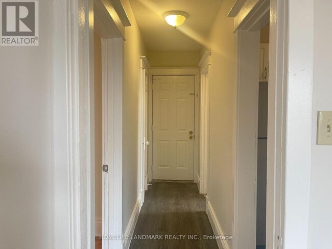 Photo - 985 Main St E Unit 3