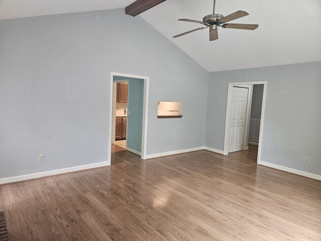Photo - 6902 Persimmon Pl