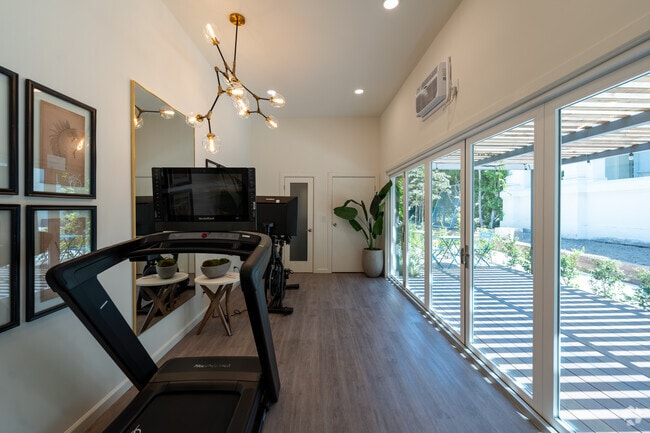 Gym - Apartments close to Downtown LA with Gym, BBQ Area, Laundry Facilities and More!