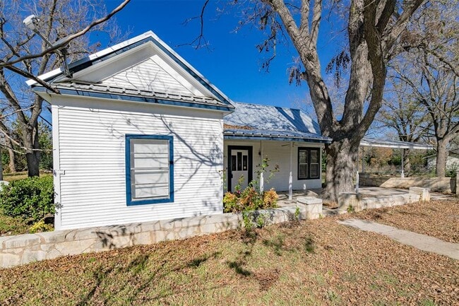 Photo - 105 E Evans St