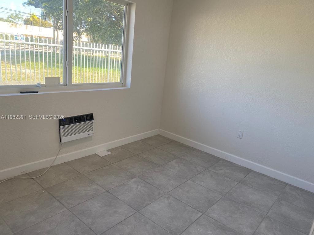 Photo - 10030 W Indigo St Unidad 7