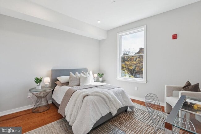 Photo - 100 Forrest Ave Unit 302