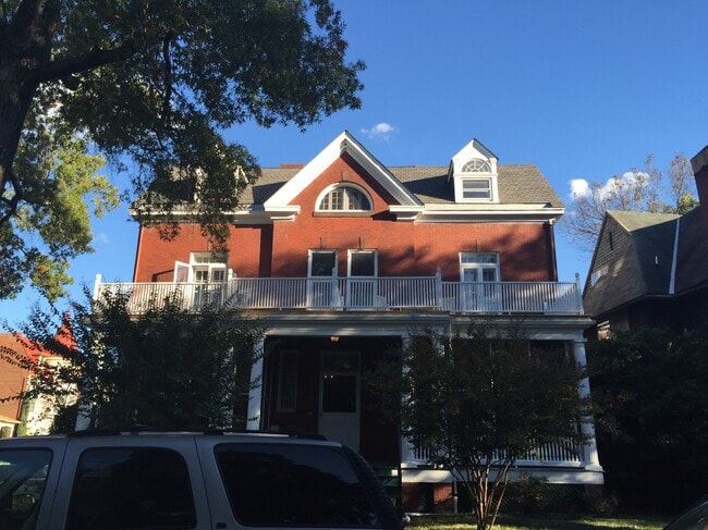 Building Photo - 324 Colonial Ave Unit Apt 1