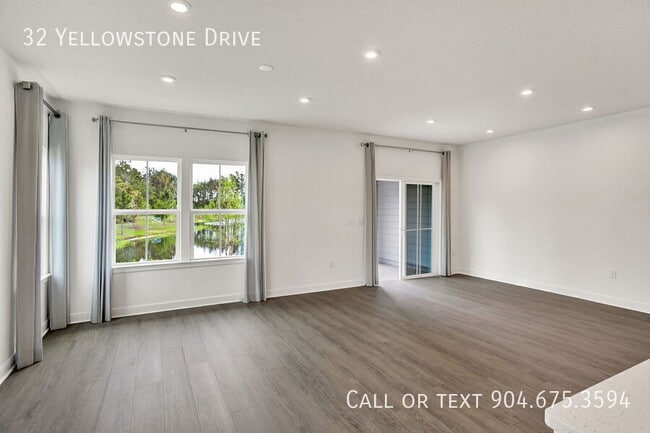 Photo - 32 Yellowstone Dr