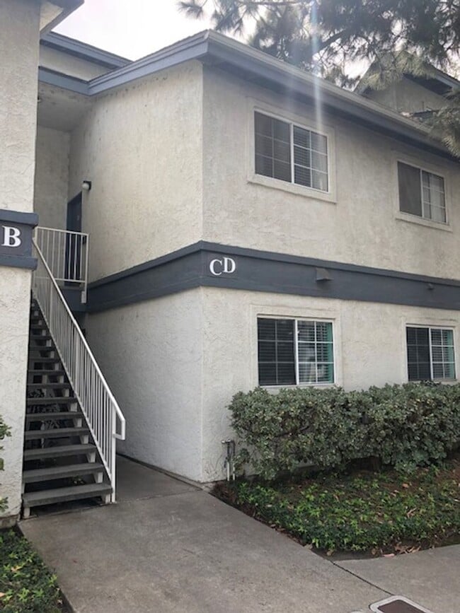 Building Photo - Spacious Upstairs 2bd/2ba Condo, VERY close to Sinsheimer Park