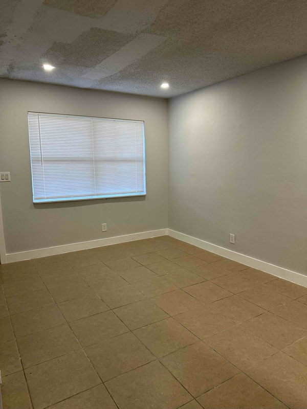 Photo - 272 SW 3rd St Unit B