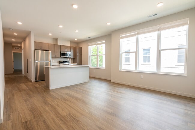 Glendora Flats