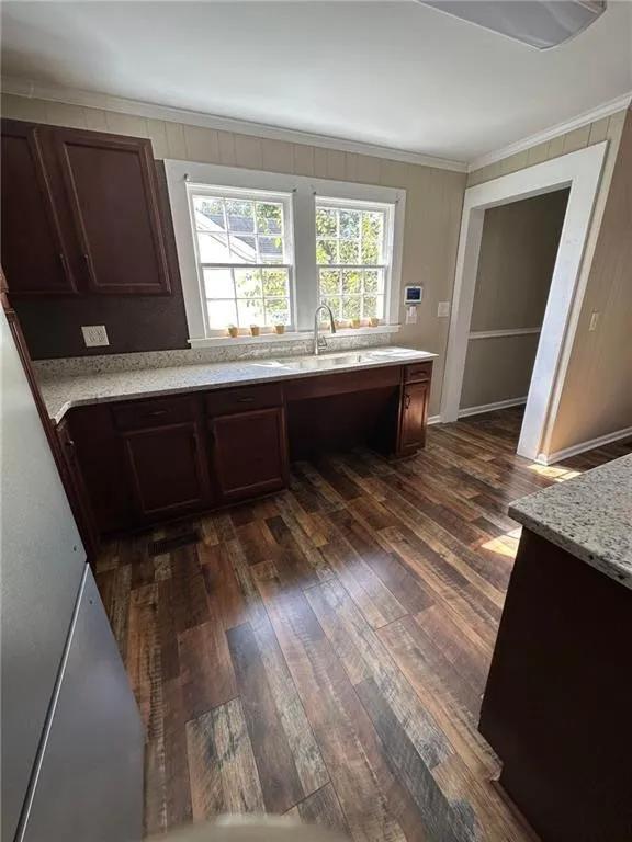 Photo - 311 Hawthorne Ln
