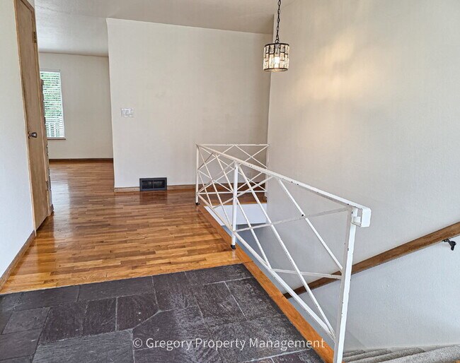 Photo - 4908 Dogwood Dr