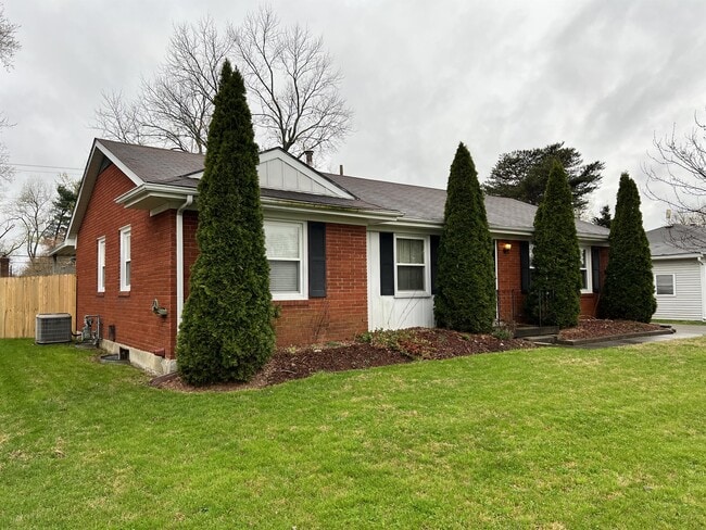 9310 Habersham Dr