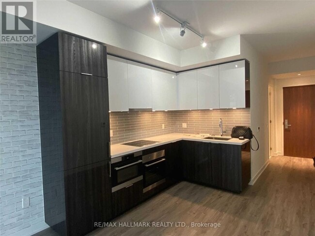 Photo - 15 Queens Quay E Unit 416