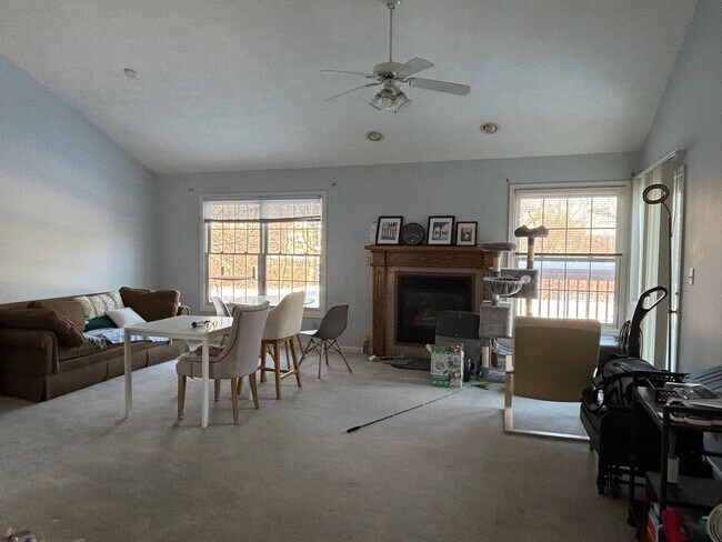 Photo - 214 E Pine Ave