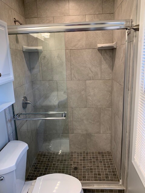 Master Bath - 222 Davis Ln