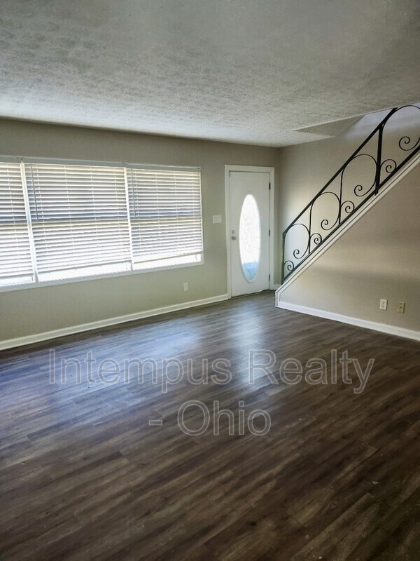 Photo - 3925 Irwin Ave