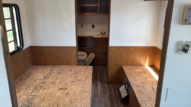 Building Photo - 622 N Beach St Rental