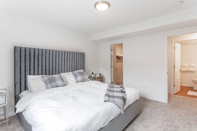 Dearborn View Apartments - Inkster, MI