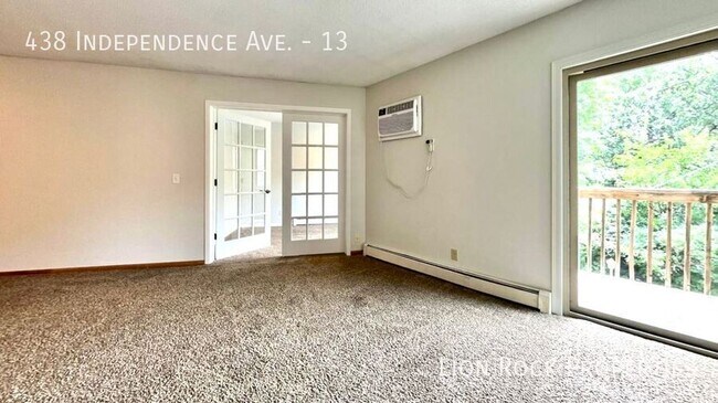 Photo - 438 Independence Ave N Unidad 13