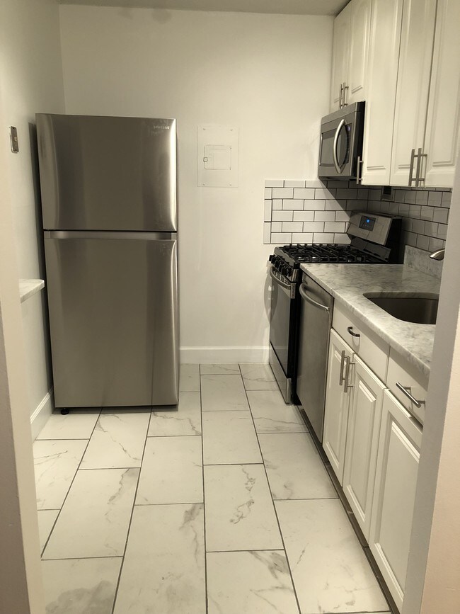 Kitchen studio #116 - 1301 20th St NW Unit Studio#116