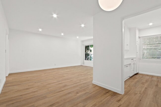 Photo - 943 6th St Unit C